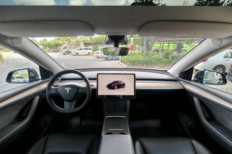 Tesla Model Y 2023 #9 Tesla Model Y 2023 صورة سيارة #9