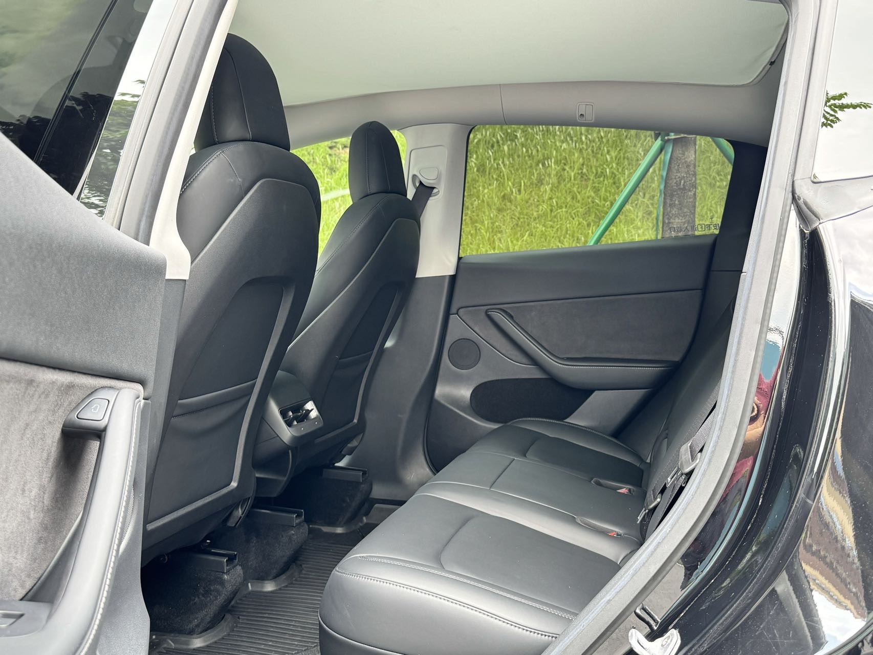 Tesla Model Y 2022 car image #4