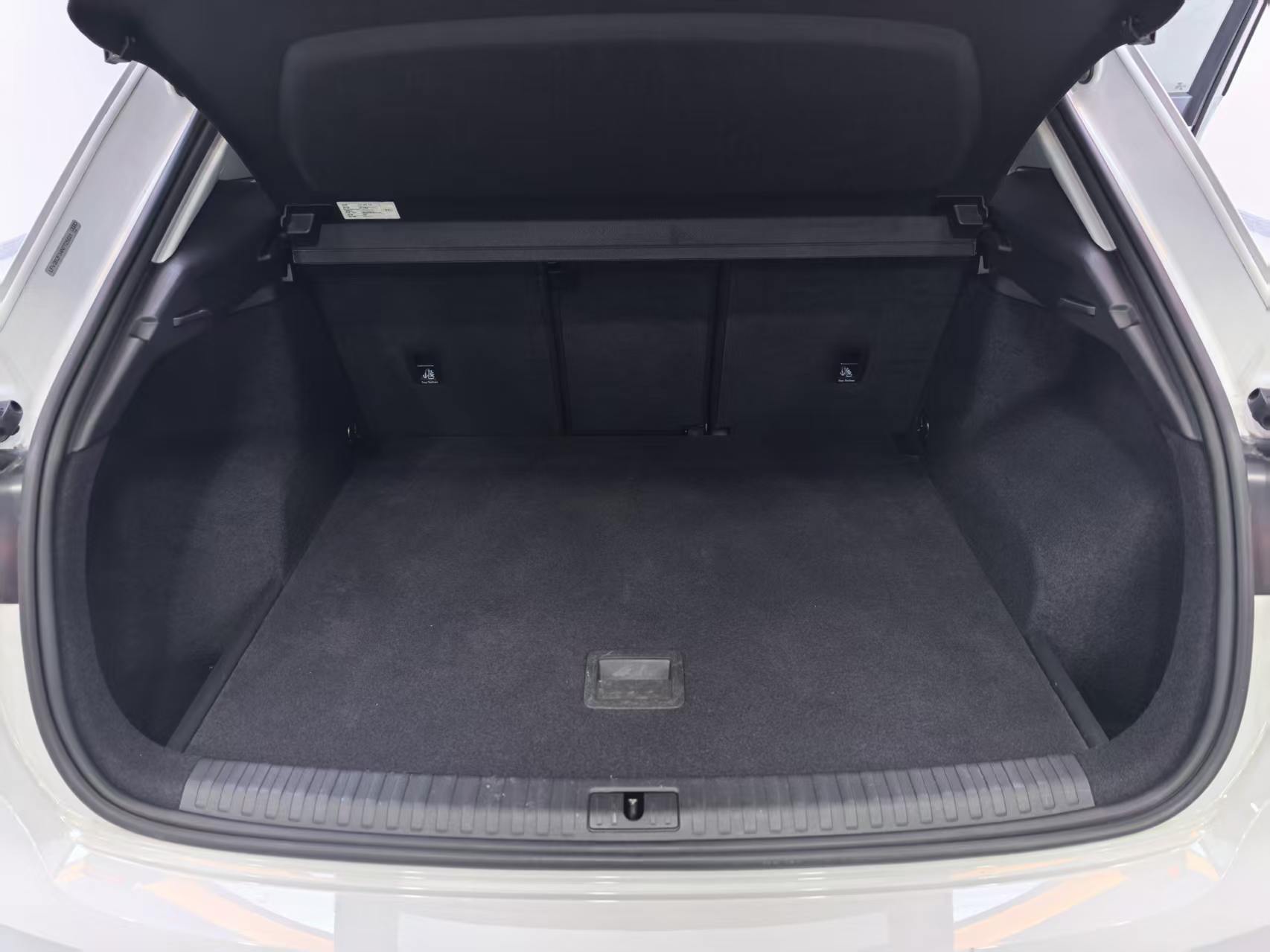 Audi Q3 2022 car image #16