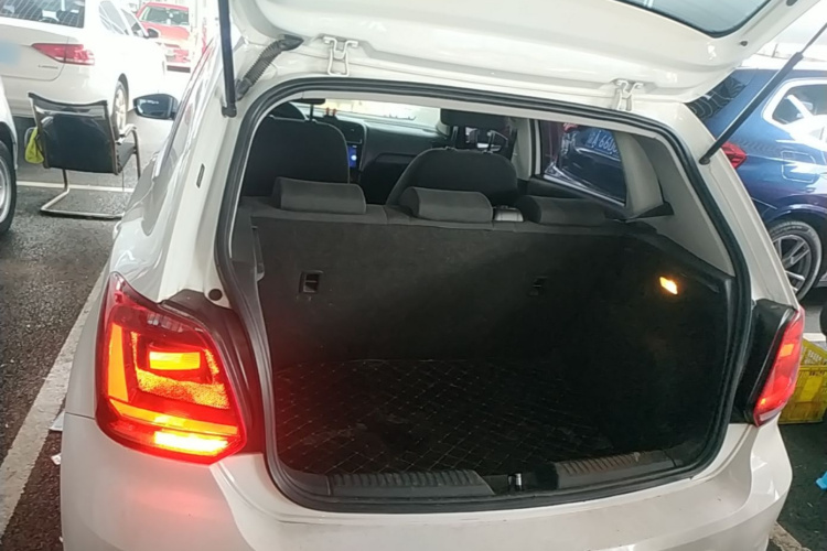 Volkswagen Polo 2019 car image #19