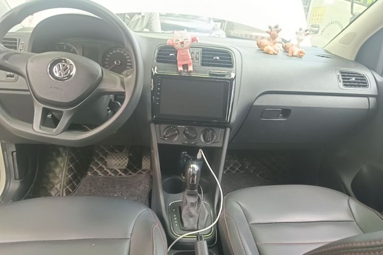 Volkswagen Polo 2017 car image #14