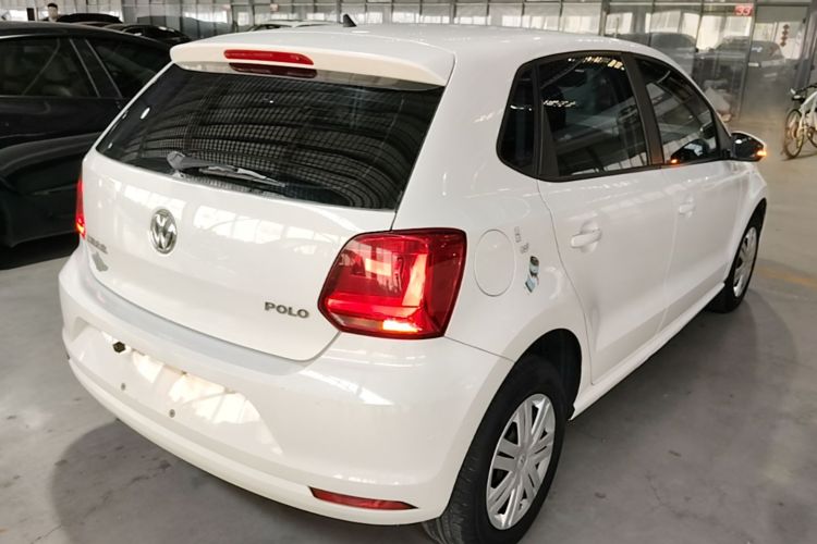 Volkswagen Polo 2016 car image #5