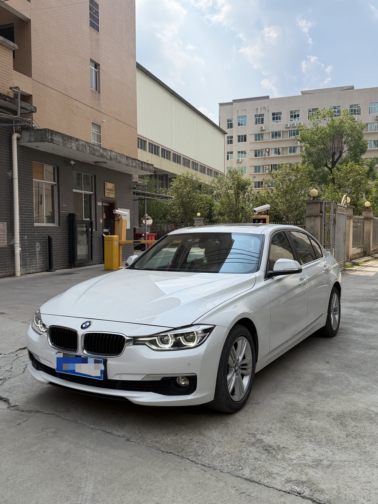 BMW 3 Series 2016 BMW 3 Series 2016 car image