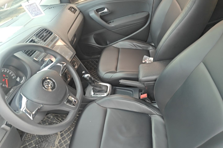Volkswagen Polo 2018 car image #15