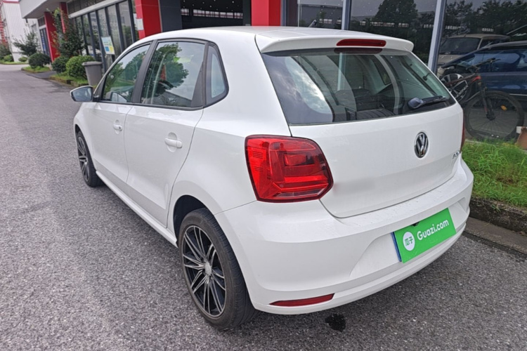 Volkswagen Polo 2016 car image #5
