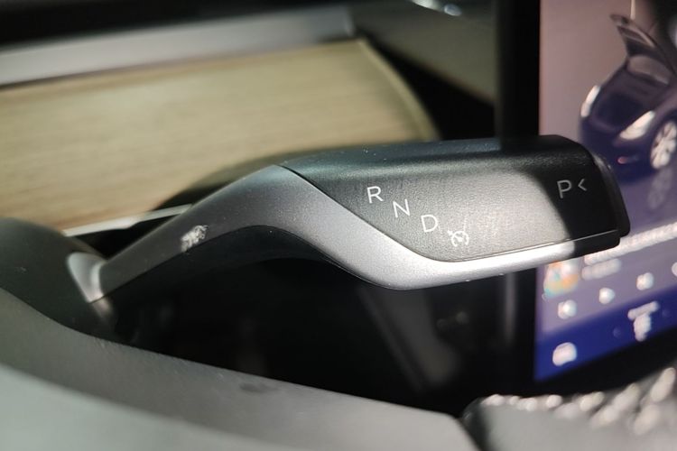 Tesla Model Y 2022 #14 Tesla Model Y 2022 car image #14