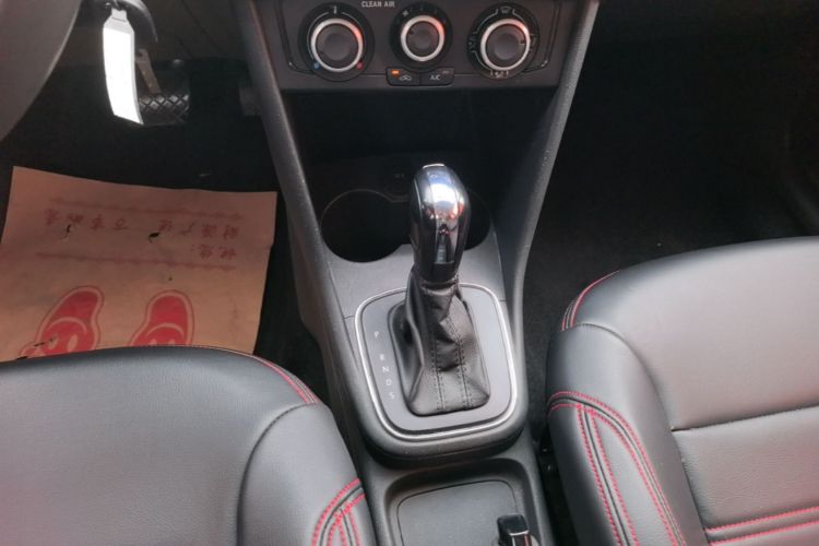 Volkswagen Polo 2019 car image #14