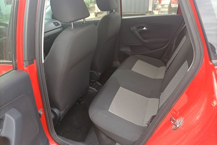 Volkswagen Polo 2018 car image #17