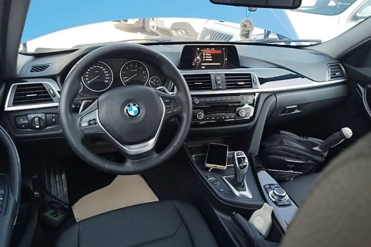 BMW 3 Series 2017 #10 BMW 3 Series 2017 car image #10