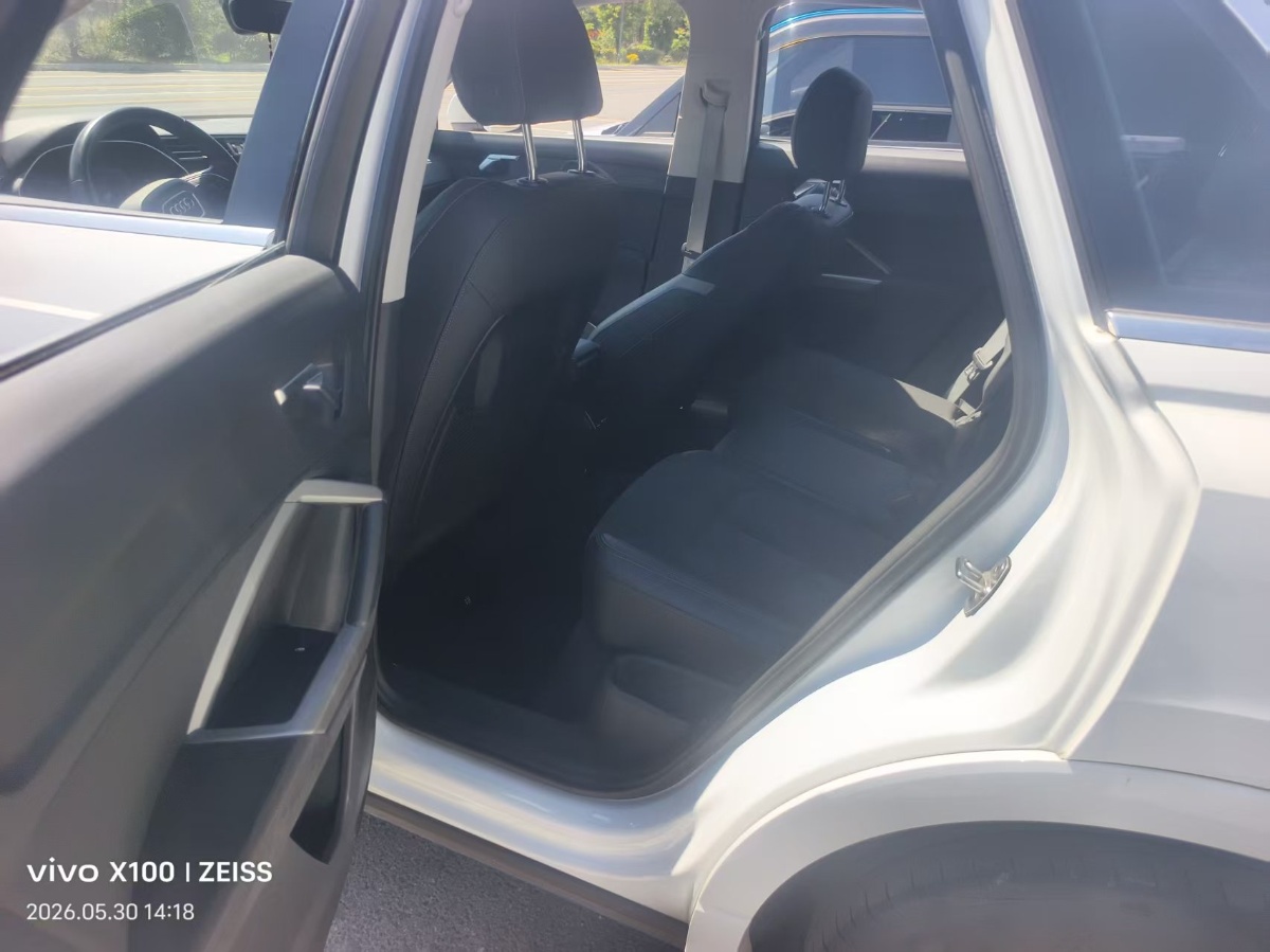 Audi Q3 2022 car image #7