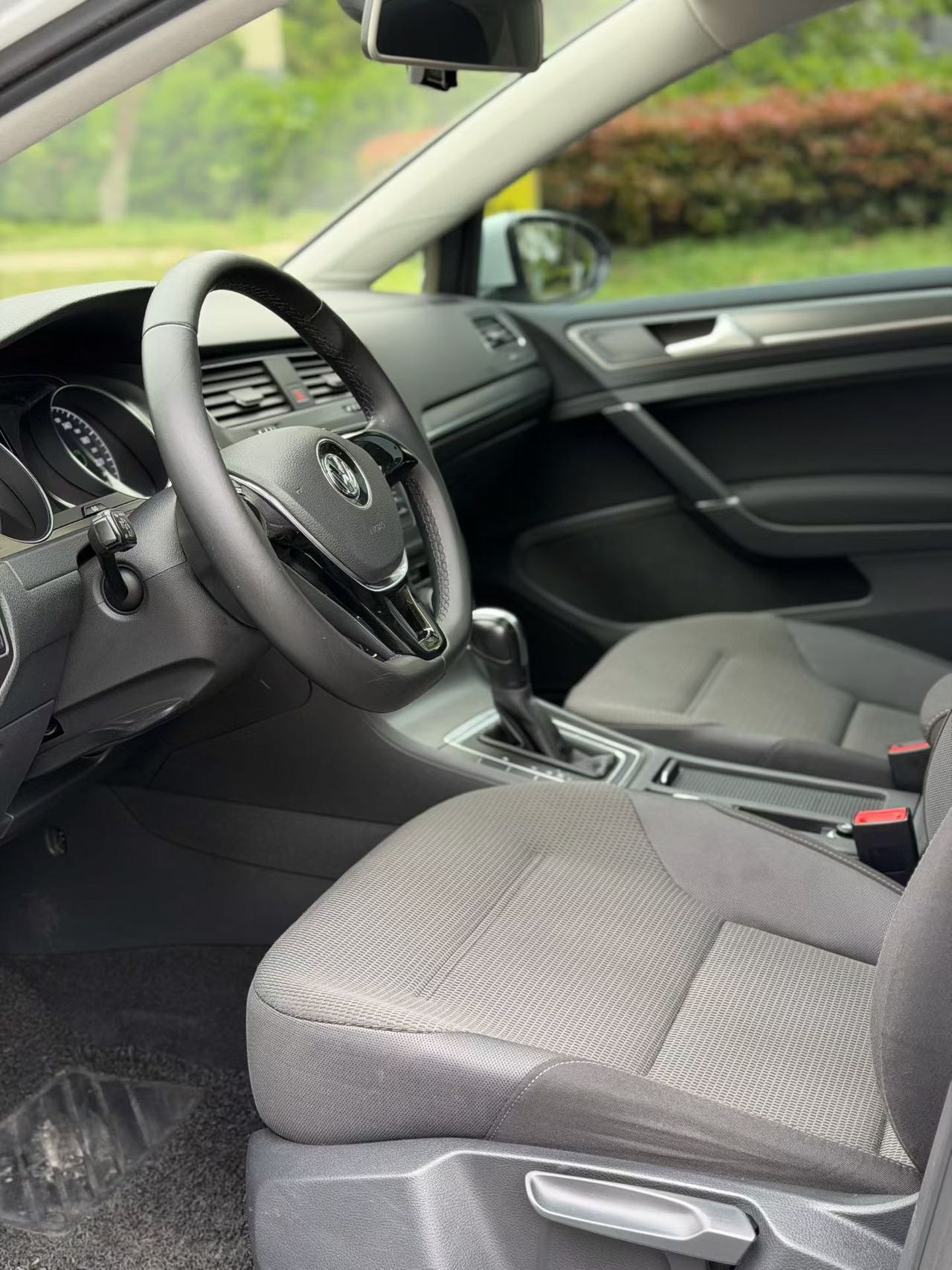 Volkswagen Golf 2015 car image #8