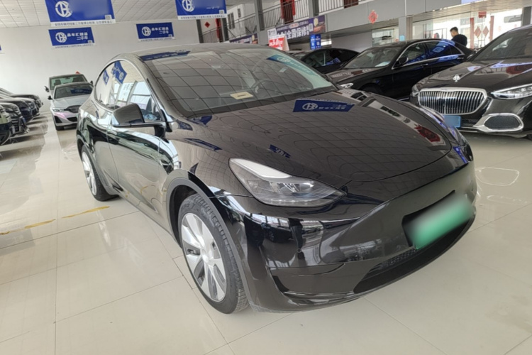 Tesla Model Y 2023 #4 Tesla Model Y 2023 car image #4