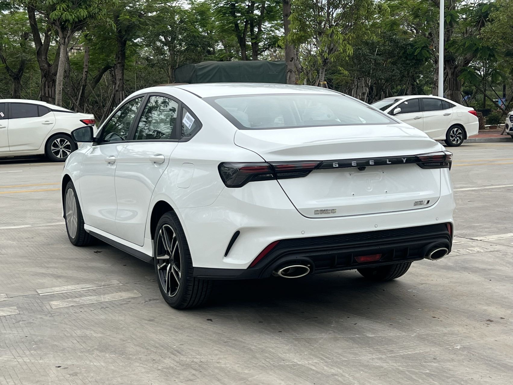 GEELY Binray 2026 car image #9