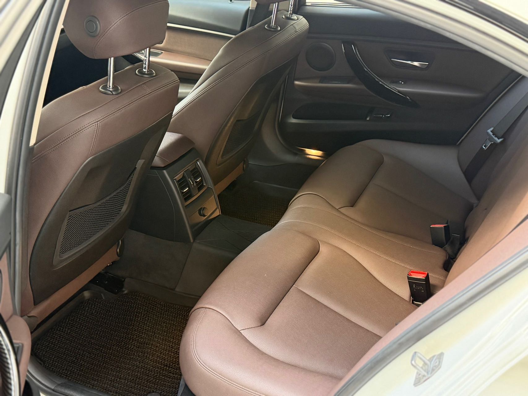 BMW 3 Series 2019 car image #5