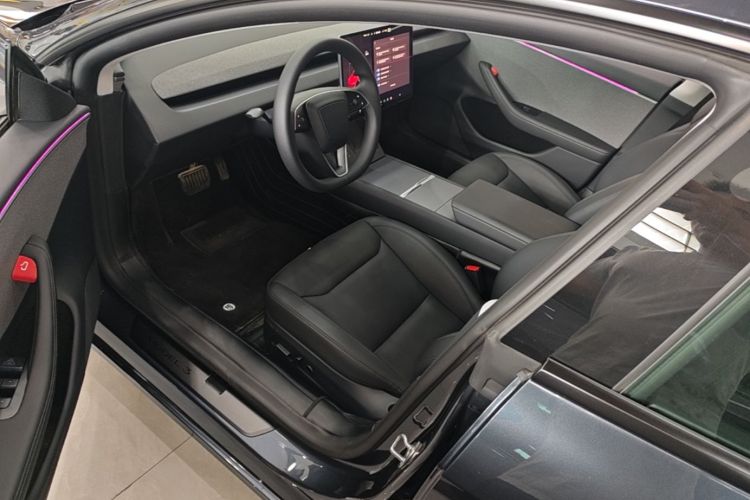 Tesla Model 3 2025 car image #12
