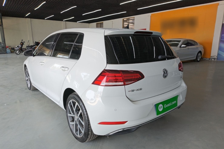 Volkswagen Golf 2020 car image #5