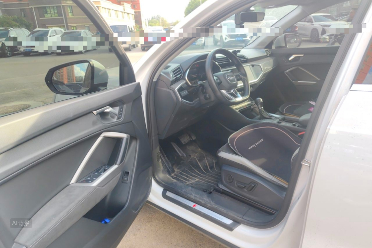 Audi Q3 2023 car image #18