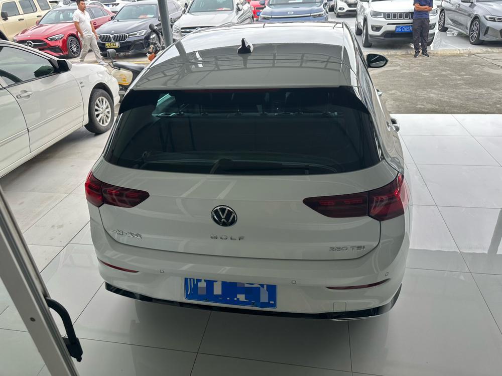 Volkswagen Golf 2024 car image #4