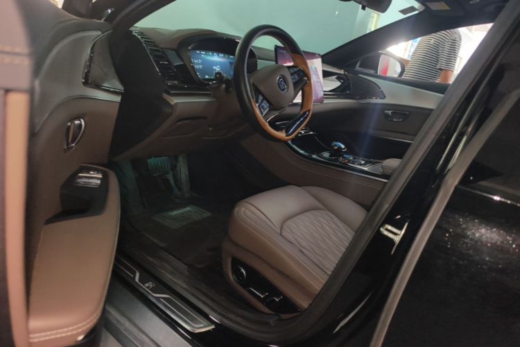 BYD Han 2024 car image #16