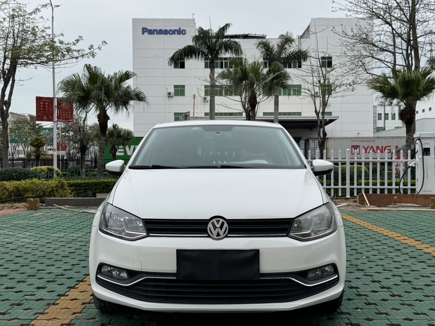 Volkswagen Polo 2018 car image #2