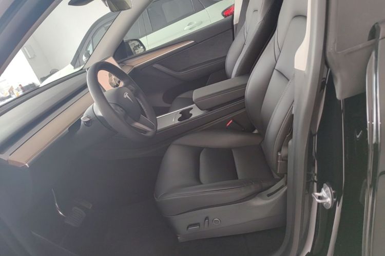Tesla Model Y 2022 #15 Tesla Model Y 2022 car image #15
