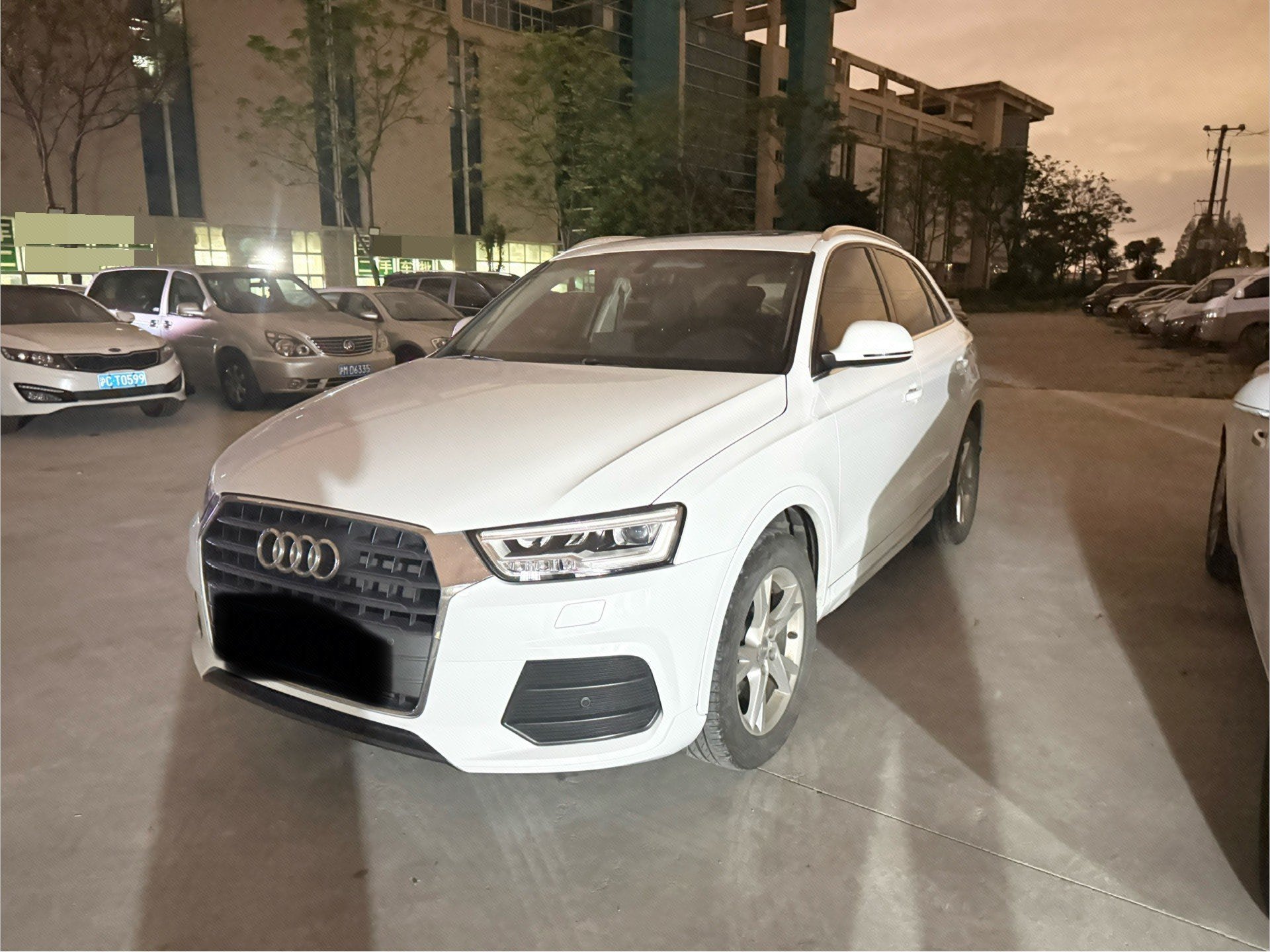 Audi Q3 2019 car image 