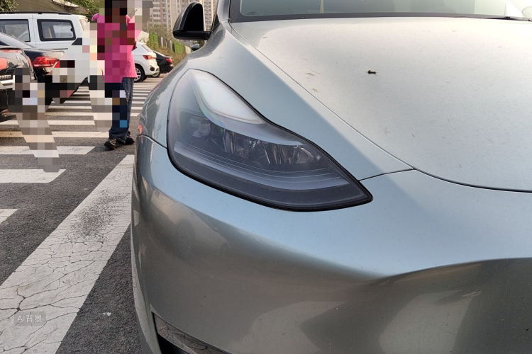 Tesla Model Y 2023 #8 Tesla Model Y 2023 car image #8