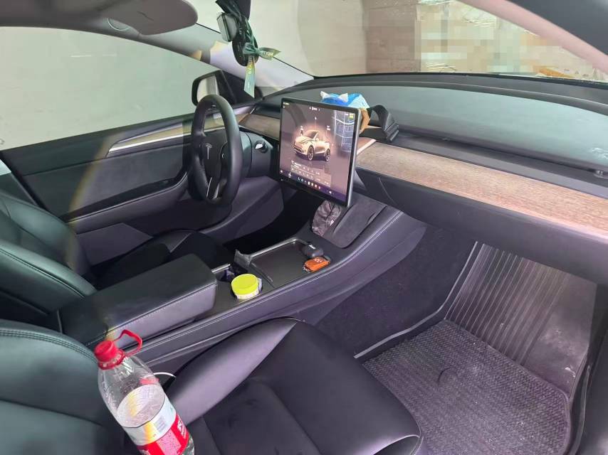 Tesla Model Y 2022 #5 Tesla Model Y 2022 car image #5