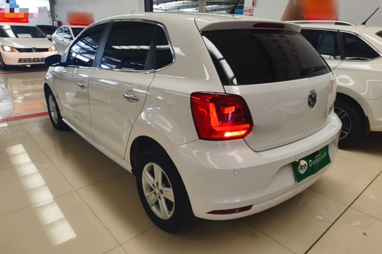 Volkswagen Polo 2016 car image #5