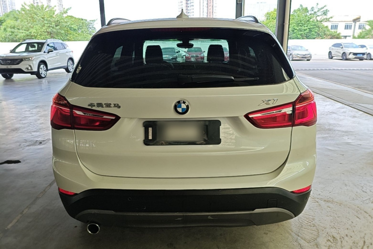 BMW X1 2018 #4 BMW X1 2018 car image #4