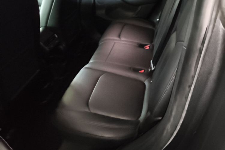 Tesla Model Y 2022 immagine di auto #17
