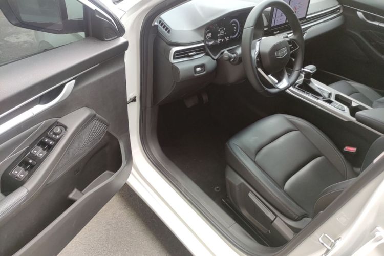 GEELY Emgrand 2025 #16 GEELY Emgrand 2025 car image #16