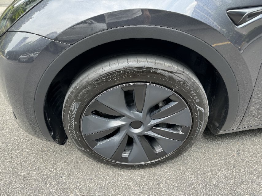 Tesla Model Y 2024 car image #10