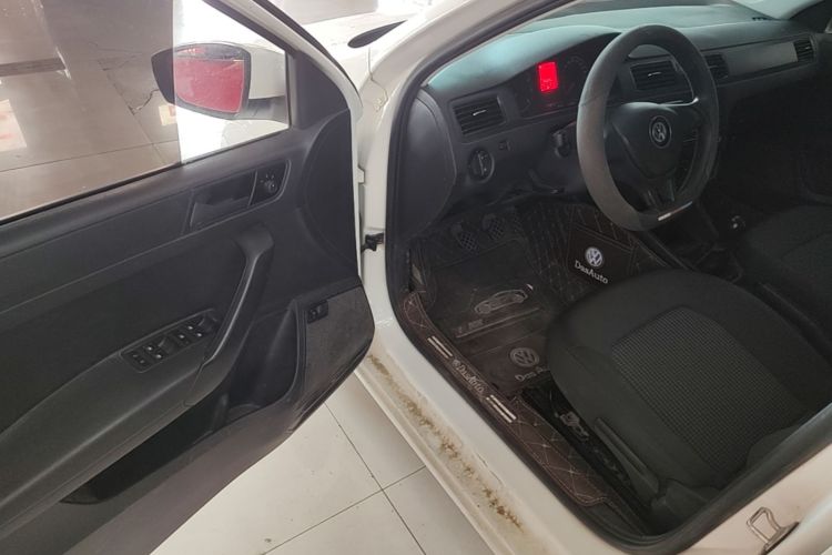 Volkswagen Santana 2019 صورة سيارة #16