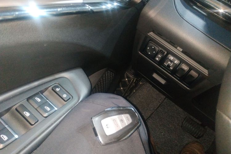 GEELY Binray 2019 car image #9