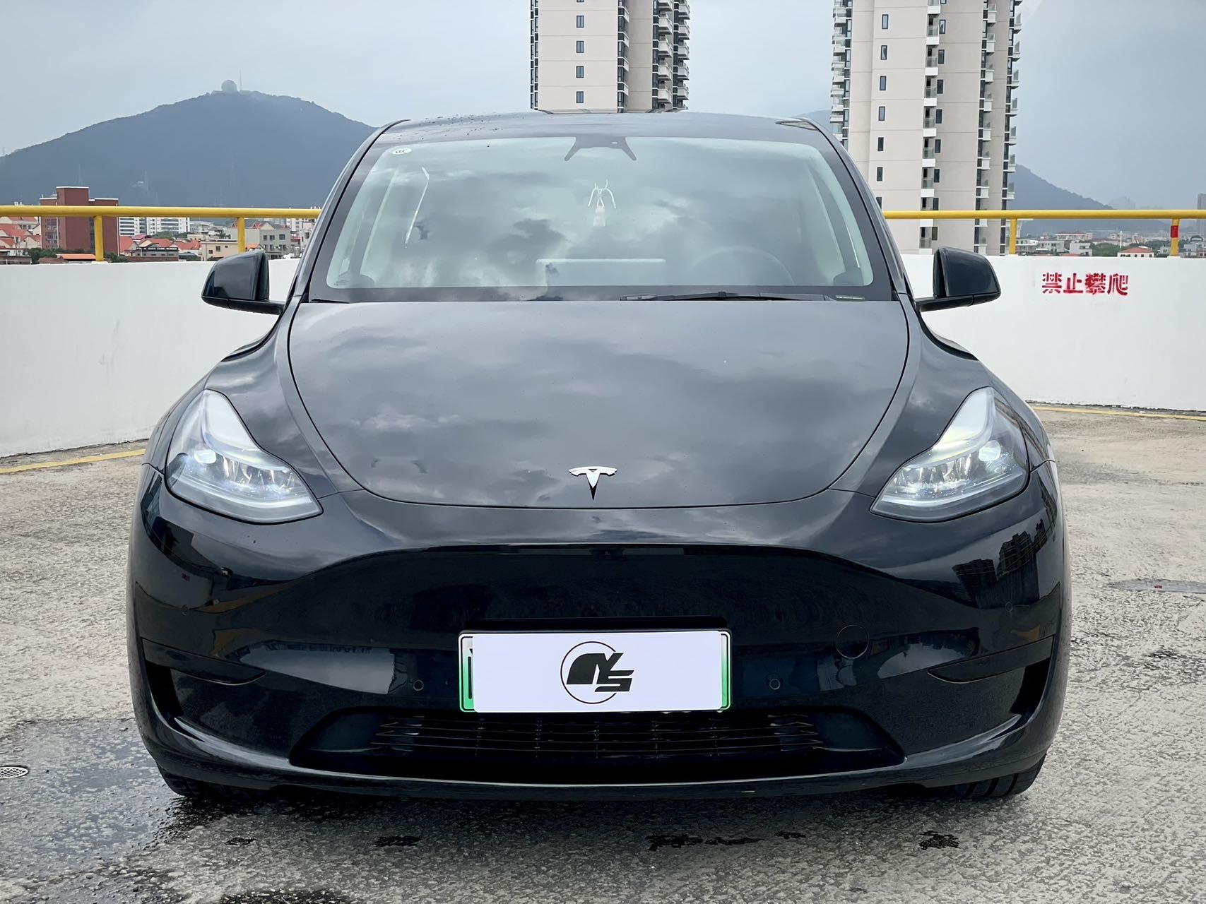 Tesla Model Y 2023 #3 Tesla Model Y 2023 car image #3