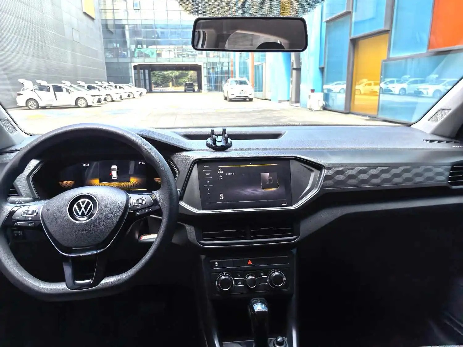 Volkswagen T-Cross 2025 #5 Volkswagen T-Cross 2025 car image #5