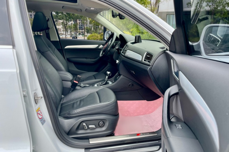 Audi Q3 2016 immagine di auto #15