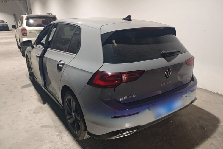 Volkswagen Golf 2023 car image #5