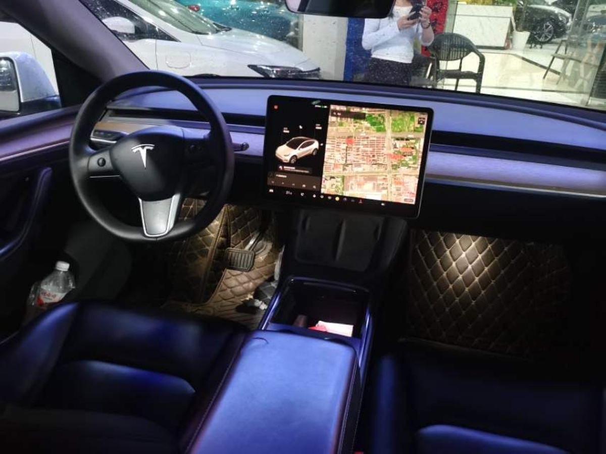 Tesla Model Y 2021 #7 Tesla Model Y 2021 car image #7