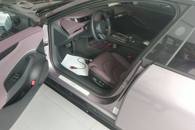 MI SU7 2025 car image #16