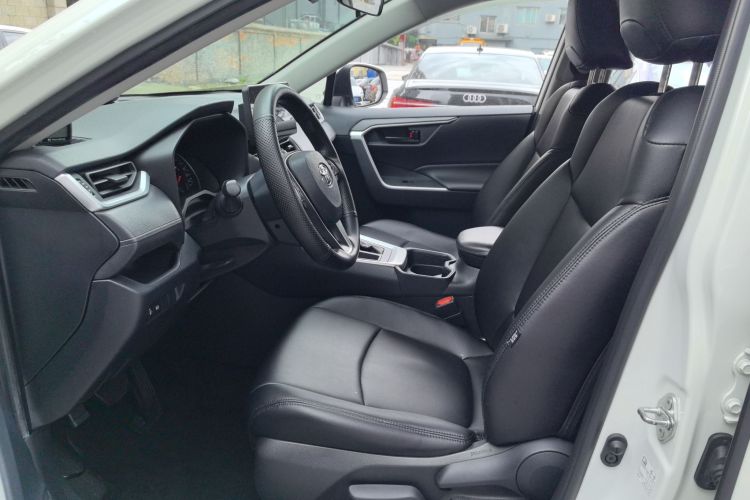 Toyota RAV4 2020 imagem de carro #19