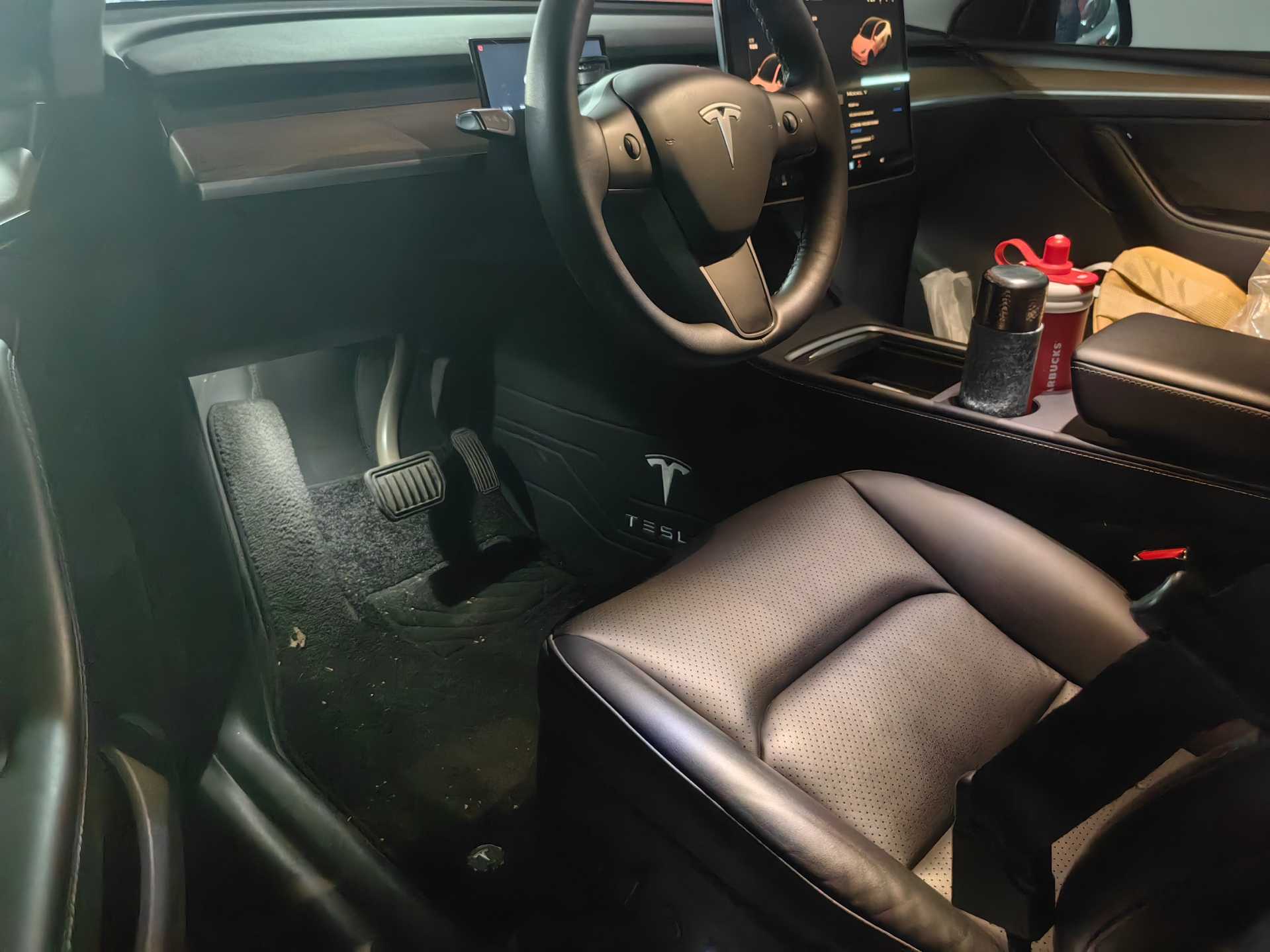 Tesla Model Y 2022 #2 Tesla Model Y 2022 car image #2