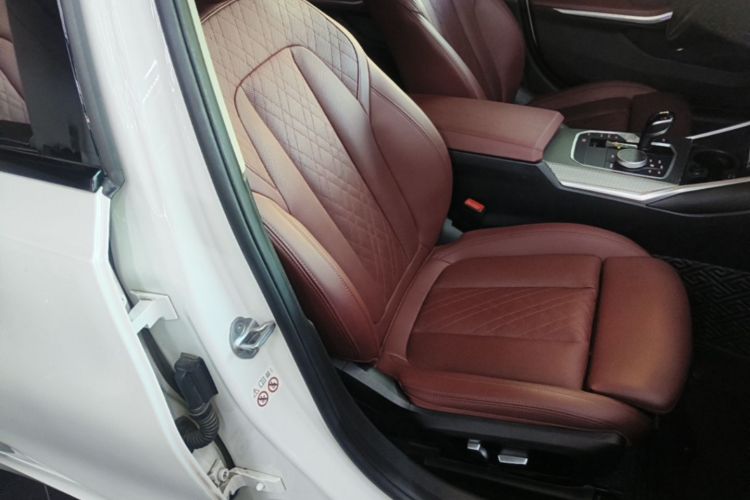 BMW 3 Series 2022 car image #24