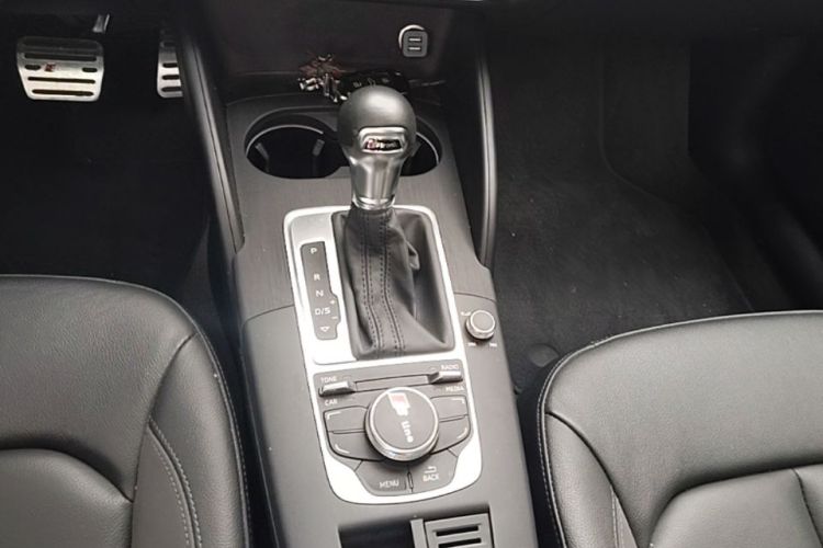 Audi A3 2016 car image #14