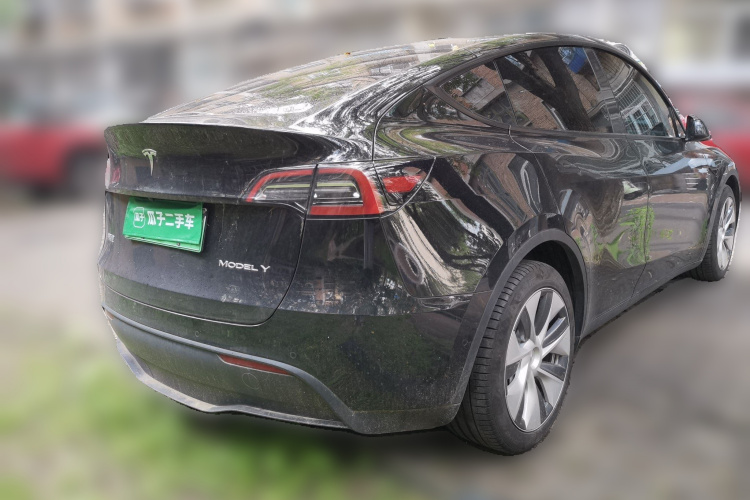 Tesla Model Y 2023 #5 Tesla Model Y 2023 car image #5