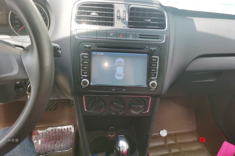 Volkswagen Polo 2015 car image #15