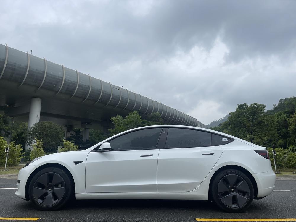 Tesla Model 3 2022 car image #4
