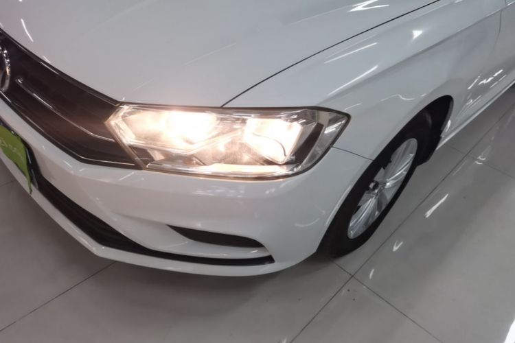 Volkswagen Bora 2016 car image #25
