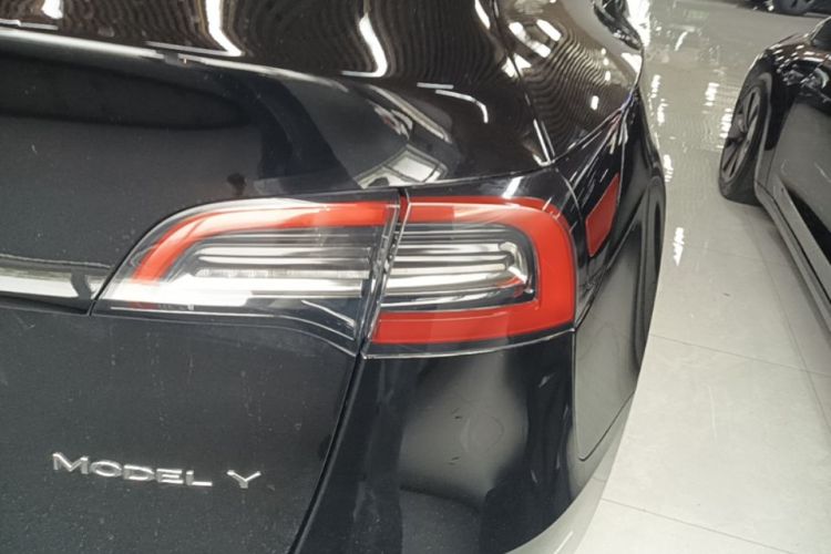 Tesla Model Y 2023 #8 Tesla Model Y 2023 car image #8
